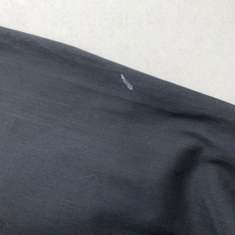 【中古品】【メンズ】 長袖シャツ シンプル ベーシック Tapered Fit BLACK SIZE:M ※汚れあり 145-260912-io-21-fuzh カラー：ブラック 万代Net店