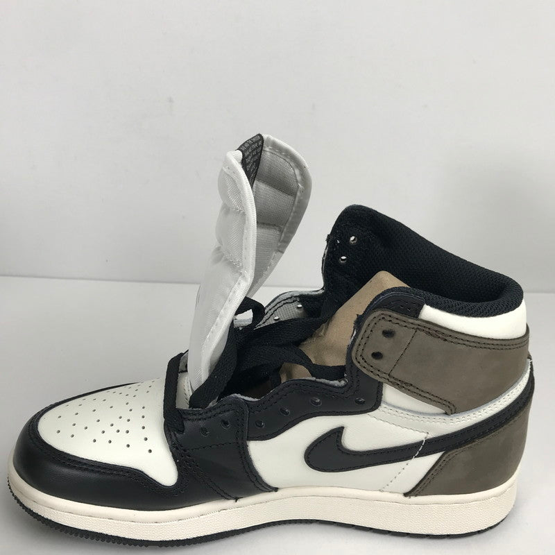 【中古美品】【レディース】 NIKE ナイキ 575441-105 AIR JORDAN 1 RETRO HIGH OG GS DARK MOCHA GS エアジョーダン1 レトロ ハイ OG GS ダークモカ スニーカー 靴 166-260113-mh-02-fuz サイズ：23.5 カラー：ホワイト 万代Net店