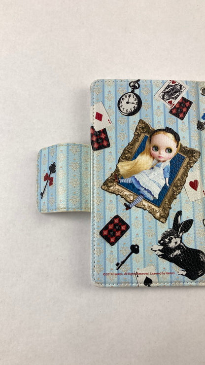 【現状渡し品】 Blythe ブライス 手帳型スマホケース フレーミングアリス 手帳型 スマホケース かわいい おしゃれ 101-260201-io-05-fuz 万代Net店
