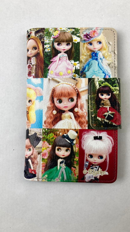 【現状渡し品】 Blythe ブライス 手帳型スマホケース ミスアニバーサリー 手帳型 スマホケース かわいい おしゃれ 101-260201-io-04-fuz 万代Net店