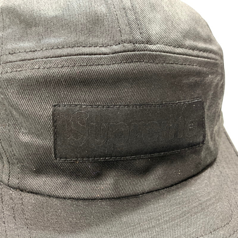 【中古美品】【メンズ】 SUPREME × MM6 シュプリーム エムエムシックス メゾンマルジェラ 24SS PAINTED CAMP CAP ペイント ペンキ加工 ボックスロゴ キャンプ キャップ 帽子 185-260301-mh-09-fuz カラー：ブラック 万代Net店