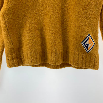 【中古品】【レディース】 GUCCI グッチ 571545-XKA05 V NECK KNIT Vネック ニット セーター ロゴ パッチ トップス 古着 168-260318-mh-05-fuz サイズ：L カラー：マスタード 万代Net店