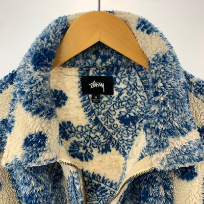 【中古品】【メンズ】 STUSSY ステューシー PAISLEY FULL ZIP SHERPA ペイズリー フルジップ シェルパ ジャケット コート アウター 古着 142-260318-mh-02-fuz サイズ：M カラー：ブルー 万代Net店