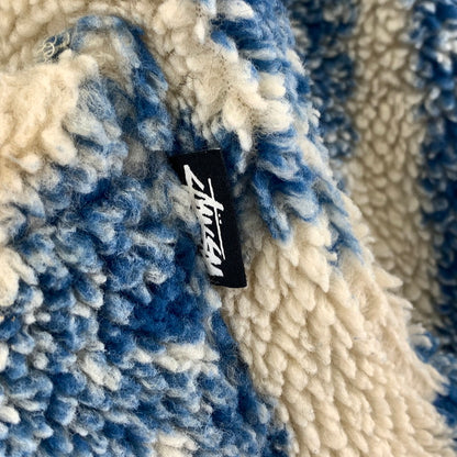 【中古品】【メンズ】 STUSSY ステューシー PAISLEY FULL ZIP SHERPA ペイズリー フルジップ シェルパ ジャケット コート アウター 古着 142-260318-mh-02-fuz サイズ：M カラー：ブルー 万代Net店