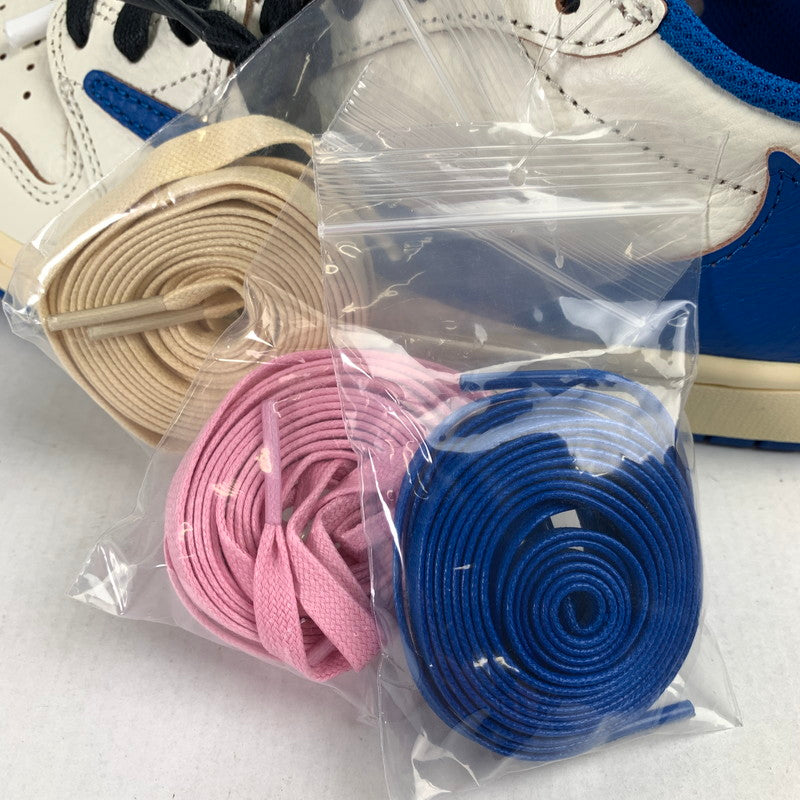 【中古美品】【メンズ】 NIKE ナイキ DM7866-104 FRAGMENT DESIGN×TRAVIS SCOTT AIR JORDAN 1 LOW フラグメント デザイン × トラヴィス・スコット × エアジョーダン 1 ロー OG スニーカー 靴 シューズ 160-260323-mh-12-fuz サイズ：28 カラー：ホワイト ブルー 万代Net店