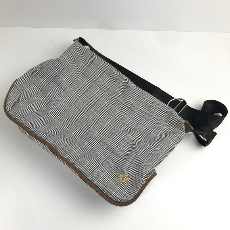 【中古品】【レディース】 FRED PERRY フレッドペリー ショルダーバッグ GRAY チェック柄 ※使用感有 カバン バッグ かばん 鞄 188-260711-io-65-fuzh 万代Net店