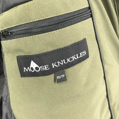 【中古美品】【レディース】 MOOSE KNUCKLES ムースナックルズ M31LP218 ロング ダウン コート ジャケット アウター 古着 169-260410-mh-10-fuzh サイズ：XS カラー：カーキ 万代Net店