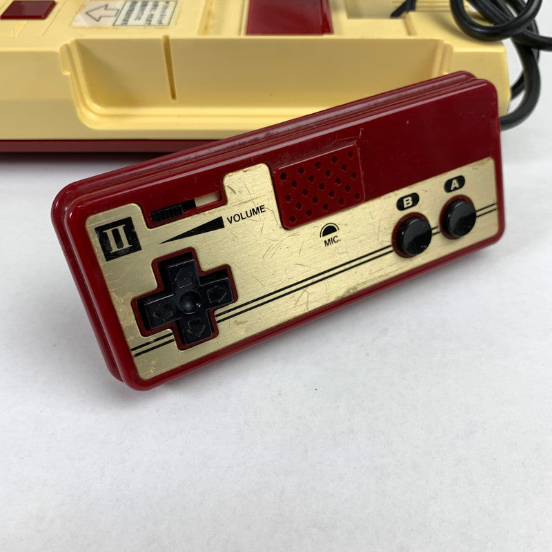 【現状渡し品】 Nintendo FAMILY COMPUTER ニンテンドー ファミリーコンピュータ (ファミコン) 本体 023-260410-mh-03-fuz 万代Net店