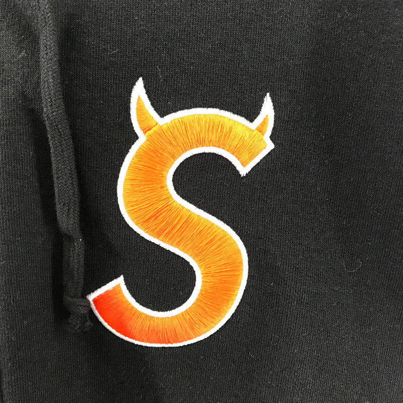 【中古美品】【メンズ】 SUPREME シュプリーム DEVIL S LOGO ZIP UP HOODED SWEATSHIRT デビル S ロゴ ジップアップ フーデッド スウェット トップス 古着 149-260410-mh-11-fuzh サイズ：L カラー：ブラック 万代Net店