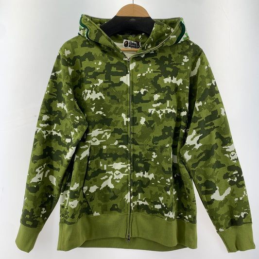 【中古品】【メンズ】 A BATHING APE ア ベイシング エイプ MULTI PIXEL CAMO SHARK REGULAR FIT FULL ZIP HOODIE 26SS フーディー パーカ グリーン メンズ Lサイズ タグ付き 142-260424-io-05-fuzh 万代Net店