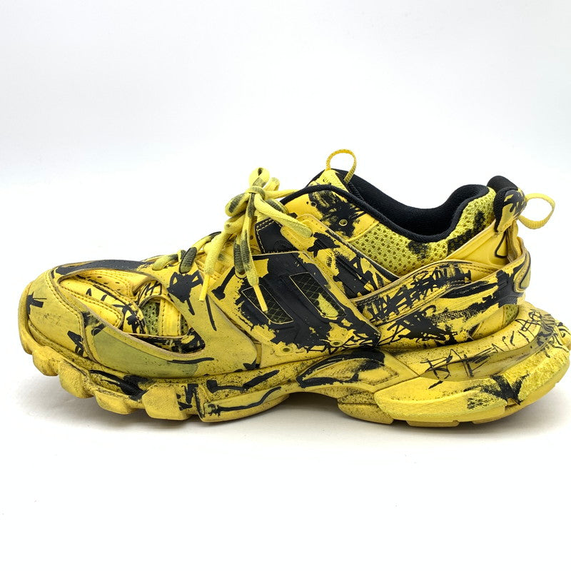 【中古品】【メンズ】 542023 TRACK GRAFFITI SNEAKERS グラフティ スニーカー シューズ 靴 183-260425-gm-39-fuz サイズ：27.5cm カラー：イエロー 総柄 万代Net店