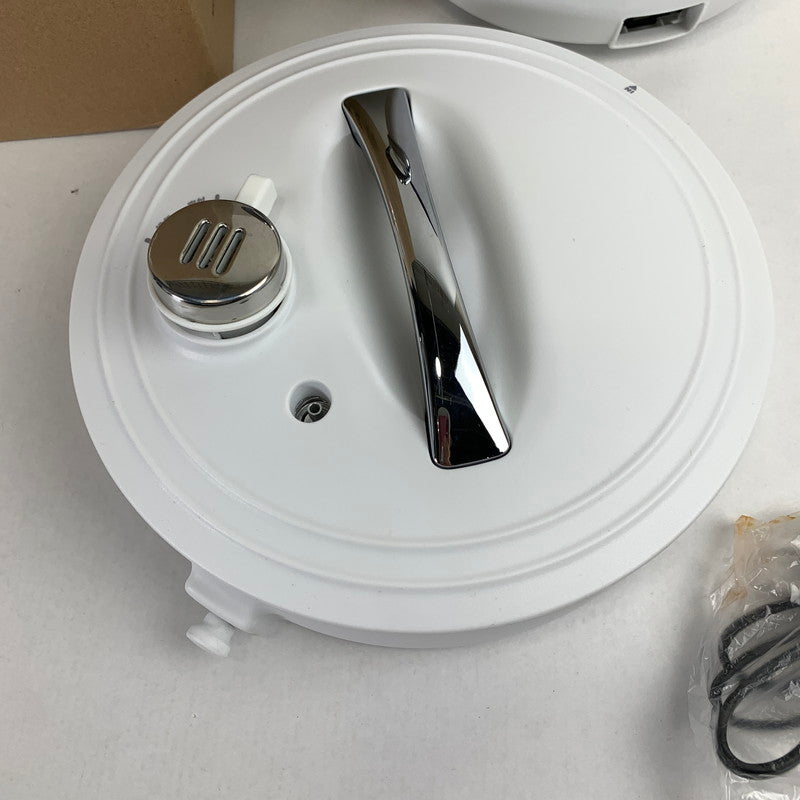 【中古品】 Re De Pot 電気圧力鍋 2L EPC01A-20WT 料理 圧力鍋 通電確認済 キズ・汚れあり 098-260503-io-05-fuz 万代Net店
