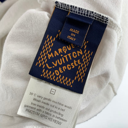 【中古品】【メンズ】 LOUIS VUITTON ルイ・ヴィトン RM251M NPG HSY83W 25SS GRAPHIC COTTON T-SHIRT 半袖Tシャツ カットソー ブランド 古着 141-260505-mh-04-fuz サイズ：L カラー：ホワイト 万代Net店