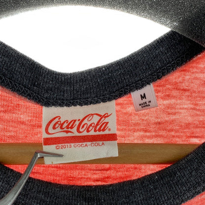 【中古品】【メンズ】 COCA－COLA 半袖Tシャツ 裾シングルステッチ 古着 145-260927-gm-01-fuzh サイズ：M カラー：レッド 万代Net店