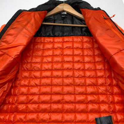 【中古品】【メンズ】 THE NORTH FACE ザ・ノースフェイス THERMOBALL ECO JACKET 中綿ジャケット アウター ブルゾン ブランド 古着 144-260505-gm-30-fuz サイズ：S カラー：オレンジ ブラック 万代Net店