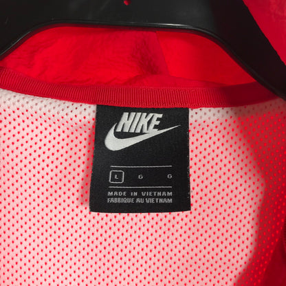 【中古品】【メンズ】 NIKE ナイキ TEAM NYLON JACKET ナイロン ジャケット ”BLACK" RED SIZE:L ビッグスウォッシュ　※袖汚れ有 146-260802-ky-16-fuzh 万代Net店