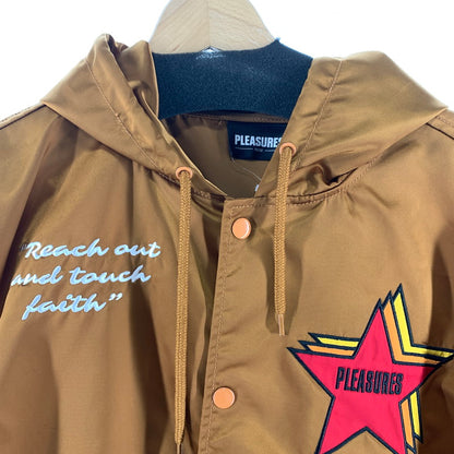 【中古品】【メンズ】 PLEASURES プレジャーズ ナイロンジャケット 上着 アウター BROWN/SIZE:L ※汚れ・ほつれ・使用感あり 142-260916-io-07-fuzh カラー：ブラウン 万代Net店