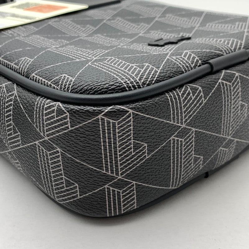 【中古品】【メンズ/レディース】 LACOSTE MONOGRAM VERTICAL SHOULDER BAG ラコステ モノグラム ショルダーバッグ ブランド カバン 188-260523-gm-19-fuzh カラー：ブラック 万代Net店