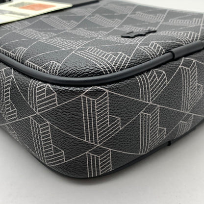 【中古品】【メンズ/レディース】 LACOSTE MONOGRAM VERTICAL SHOULDER BAG ラコステ モノグラム ショルダーバッグ ブランド カバン 188-260523-gm-19-fuzh カラー：ブラック 万代Net店