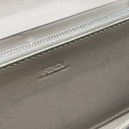 【中古品】【レディース】 FENDI ピーカブー 長財布 フェンディ ブランド ウォレット 財布 181-260523-gm-17-fuzh カラー：グレージュ 万代Net店