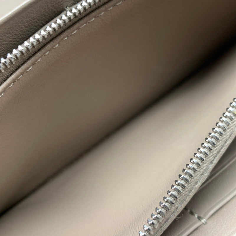 【中古品】【レディース】 FENDI ピーカブー 長財布 フェンディ ブランド ウォレット 財布 181-260523-gm-17-fuzh カラー：グレージュ 万代Net店