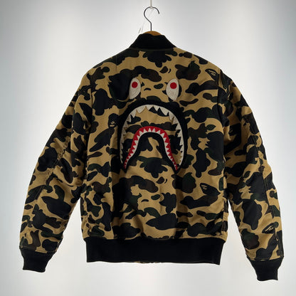 【中古品】【メンズ】 A BATHING APE ア ベイシング エイプ 001HJD301009X 1ST CAMO SHARK MA-1 シャーク エムエーワン ジャケット アウター コート 古着 142-260603-mh-12-fuz サイズ：S カラー：カモ 万代Net店
