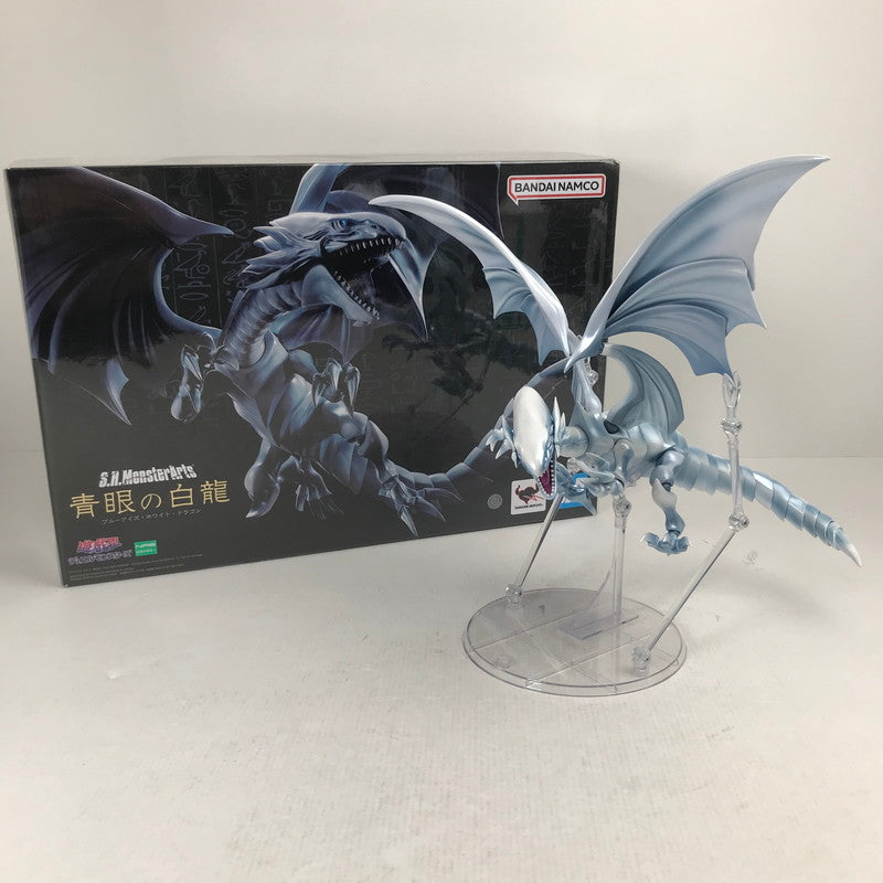 【中古品】 完備品 S.H.モンスターアーツ 遊☆戯☆王デュエルモンスターズ 青眼の白龍 ブルーアイズ・ホワイト・ドラゴン フィギュア ※外箱傷みあり 051-261006-io-24-fuzh 万代Net店