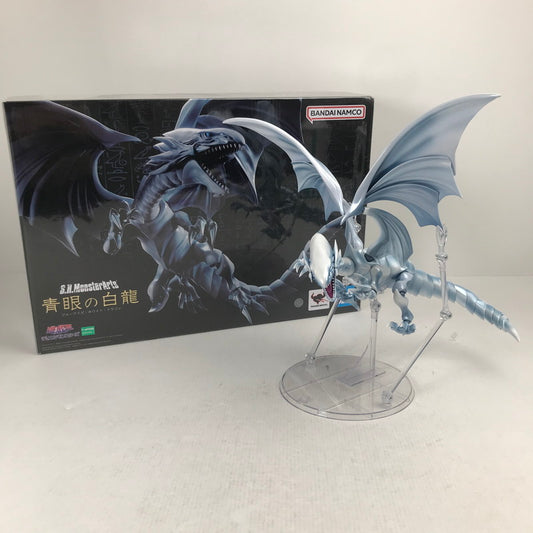 【中古品】 完備品 S.H.モンスターアーツ 遊☆戯☆王デュエルモンスターズ 青眼の白龍 ブルーアイズ・ホワイト・ドラゴン フィギュア ※外箱傷みあり 051-261006-io-24-fuzh 万代Net店