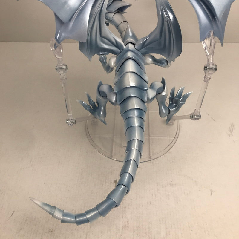 【中古品】 完備品 S.H.モンスターアーツ 遊☆戯☆王デュエルモンスターズ 青眼の白龍 ブルーアイズ・ホワイト・ドラゴン フィギュア ※外箱傷みあり 051-261006-io-24-fuzh 万代Net店