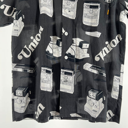 【中古美品】【メンズ】 UNION ユニオン SNAPSHOT WOVEN SHIRT 半袖 シャツ トップス 古着 142-260603-mh-02-fuz サイズ：03 カラー：ブラック 万代Net店