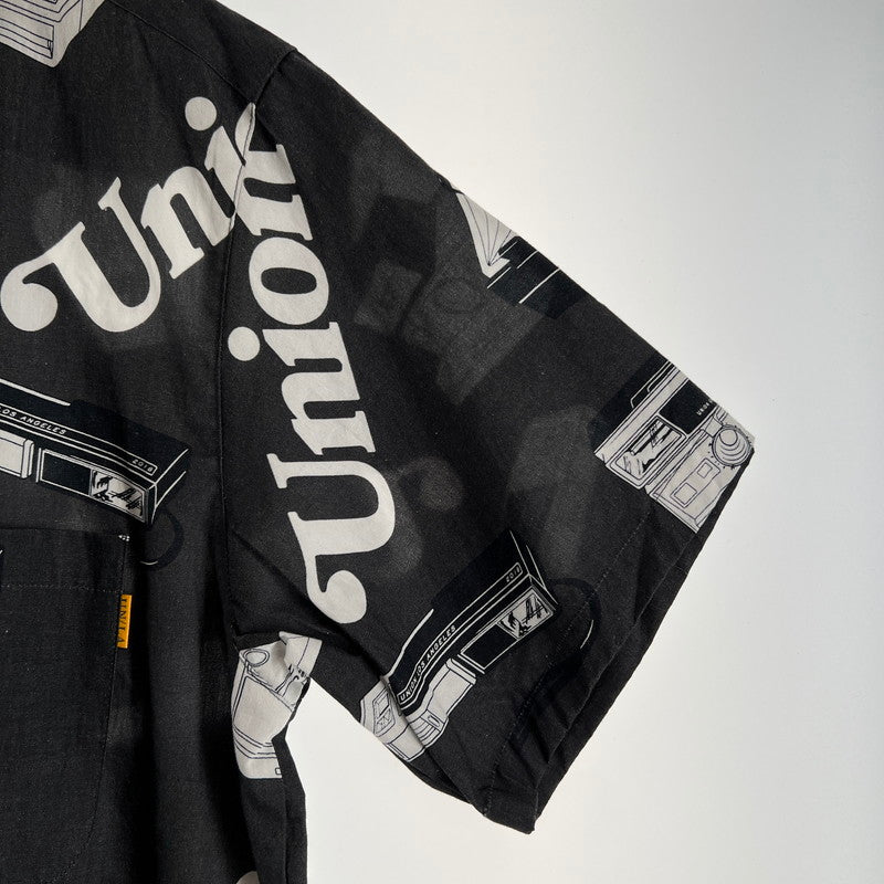 【中古美品】【メンズ】 UNION ユニオン SNAPSHOT WOVEN SHIRT 半袖 シャツ トップス 古着 142-260603-mh-02-fuz サイズ：03 カラー：ブラック 万代Net店
