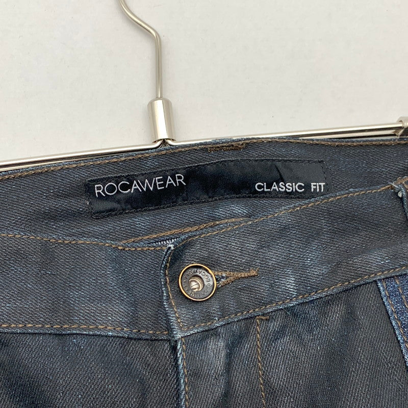 【中古品】【メンズ】 ROCAWEAR ロカウェア デニムパンツ ジーンズ ブランド 古着 ボトムス 153-260606-gm-02-fuz サイズ：W42 カラー：インディゴ ブラック 万代Net店