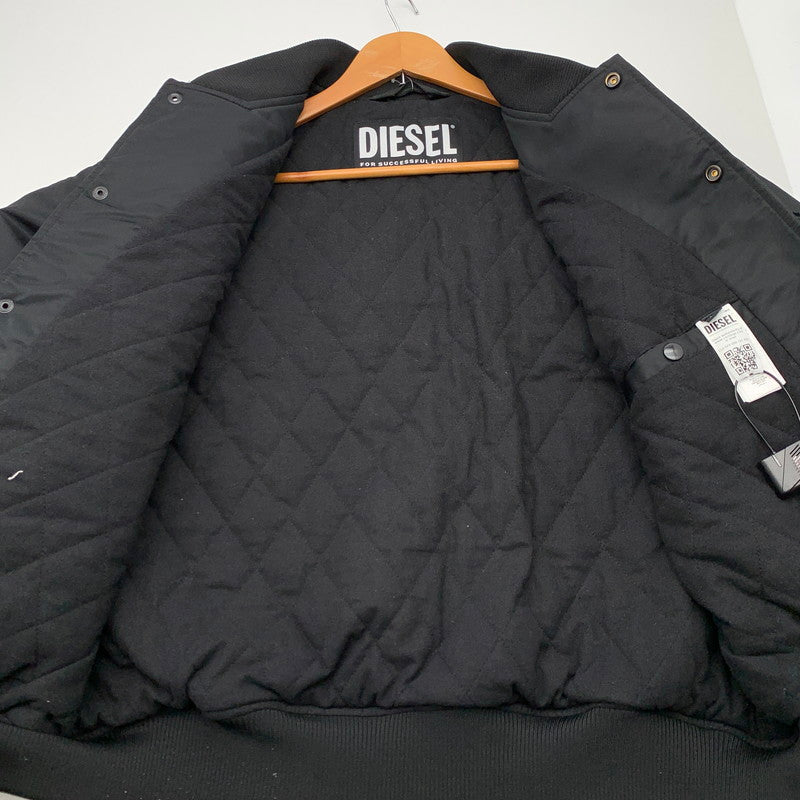 【中古品】【メンズ】 DIESEL J-BULC-PATCH ディーゼル ボンバージャケット 中綿ジャケット アウター ブルゾン ブランド 古着 141-260614-gm-30-fuz サイズ：L カラー：ブラック 万代Net店