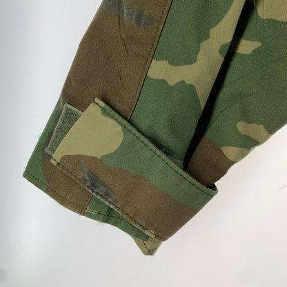 【中古品】【メンズ】 U.S.ARMY USアーミー ECWCS GEN1 GORE-TEX PARKA CAMO SIZE:M メンズ カモ ゴアテックスパーカー カモフラ カモフラージュ 迷彩柄 ※穴有・スレあり・汚れあり 145-260613-io-24-fuzh 万代Net店