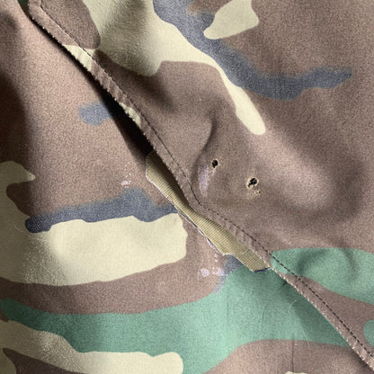 【中古品】【メンズ】 U.S.ARMY USアーミー ECWCS GEN1 GORE-TEX PARKA CAMO SIZE:M メンズ カモ ゴアテックスパーカー カモフラ カモフラージュ 迷彩柄 ※穴有・スレあり・汚れあり 145-260613-io-24-fuzh 万代Net店