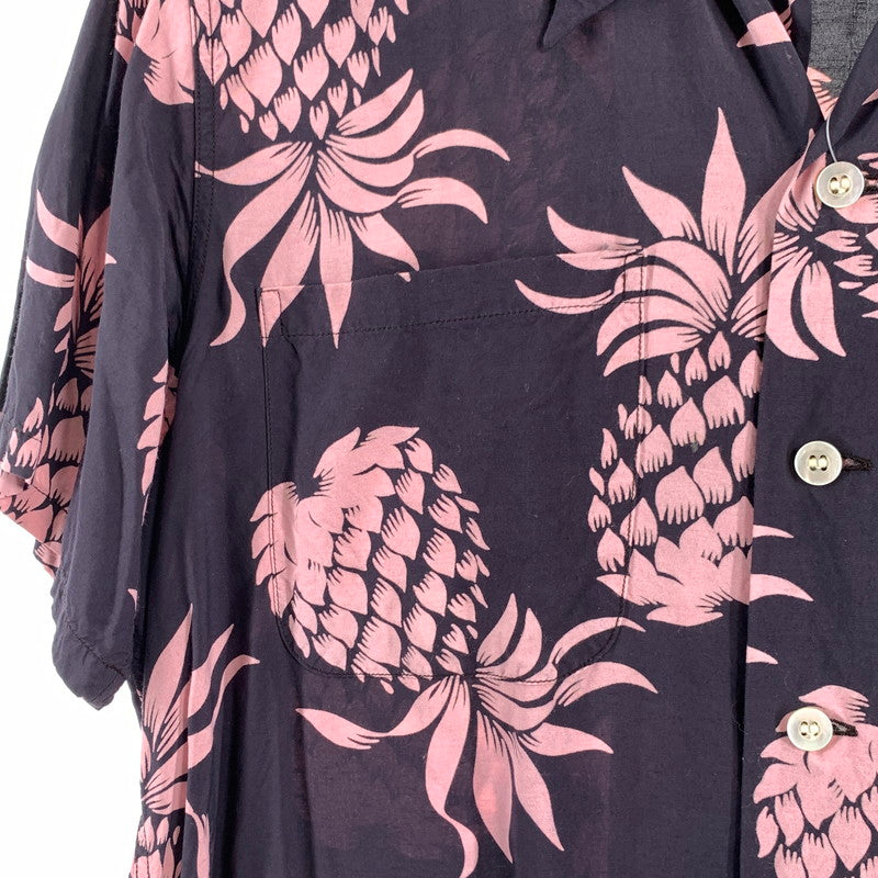 【中古品】【メンズ】 DUKE KAHANAMOKU デューク・カハナモク COTTON HAWAIIAN SS SHIRT コットンハワイアン半袖シャツ ブランド 古着 145-260614-gm-02-fuz サイズ：S カラー：ネイビー ピンク 総柄 万代Net店