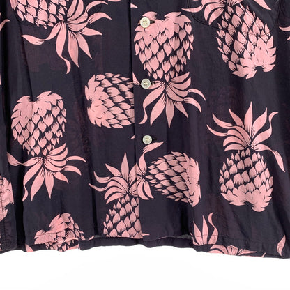 【中古品】【メンズ】 DUKE KAHANAMOKU デューク・カハナモク COTTON HAWAIIAN SS SHIRT コットンハワイアン半袖シャツ ブランド 古着 145-260614-gm-02-fuz サイズ：S カラー：ネイビー ピンク 総柄 万代Net店