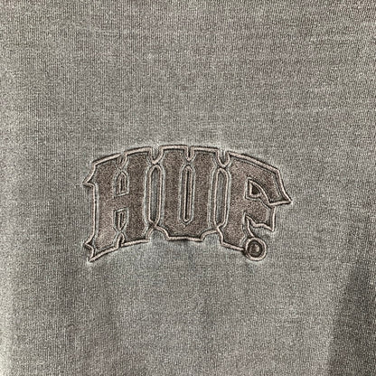 【中古品】【メンズ】 HUF ハフ CLASSIC ARCH WIDE CREW 半袖 Tシャツ トップス 古着 142-260622-mh-06-fuzh サイズ：XL カラー：インクブラック 万代Net店