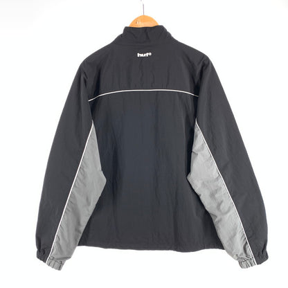 【中古品】【メンズ】 HUF ANTHEM TRACK JACKET ハフ トラックジャケット オーバーサイズ ナイロンジャケット ブルゾン アウター 古着 142-260627-gm-24-fuz サイズ：XL カラー：グレー ブラック 万代Net店