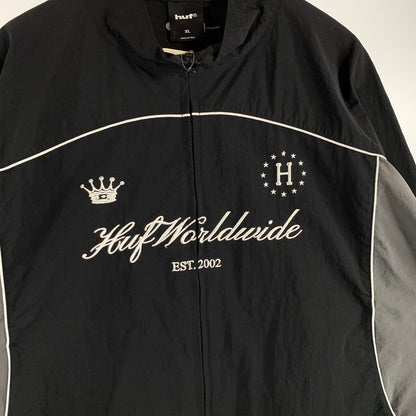 【中古品】【メンズ】 HUF ANTHEM TRACK JACKET ハフ トラックジャケット オーバーサイズ ナイロンジャケット ブルゾン アウター 古着 142-260627-gm-24-fuz サイズ：XL カラー：グレー ブラック 万代Net店