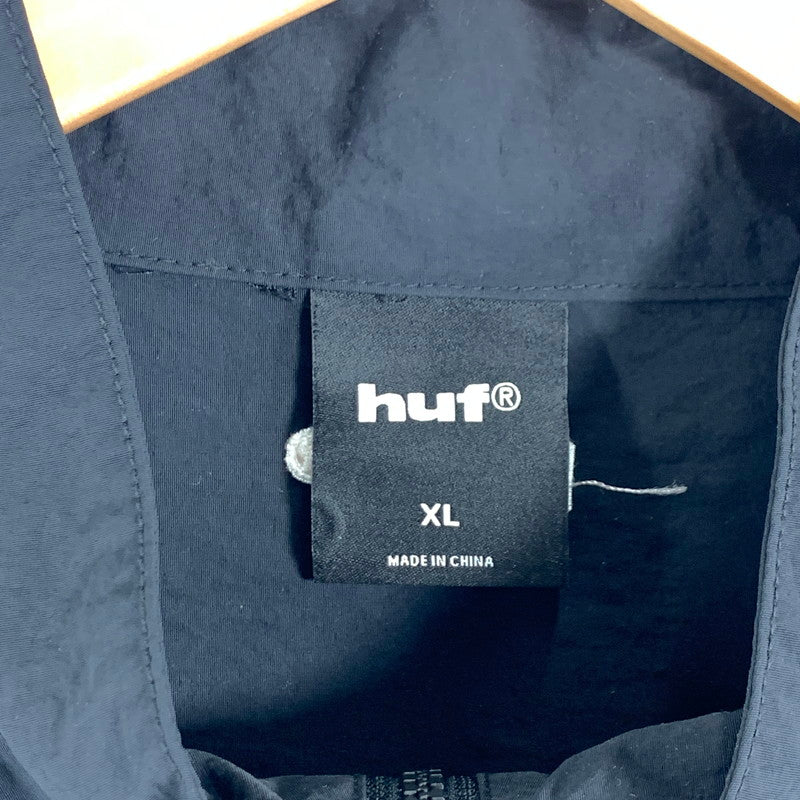 【中古品】【メンズ】 HUF ANTHEM TRACK JACKET ハフ トラックジャケット オーバーサイズ ナイロンジャケット ブルゾン アウター 古着 142-260627-gm-24-fuz サイズ：XL カラー：グレー ブラック 万代Net店