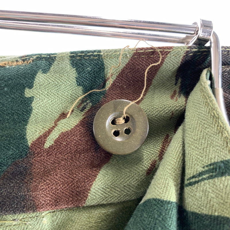 【中古品】【メンズ】 フランス軍 リザードカモパラトルーパーパンツ カモ柄 古着 156-260803-ny-09-fuzh サイズ：21 カラー：カーキ 万代Net店