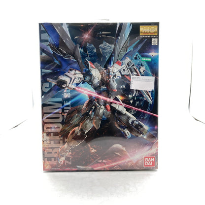 【中古美品】 MG 1 100 フリーダムガンダム Ver.2.0 赤ロゴ版 プラモデル 058-260724-ky-17-fuzh 万代Net店