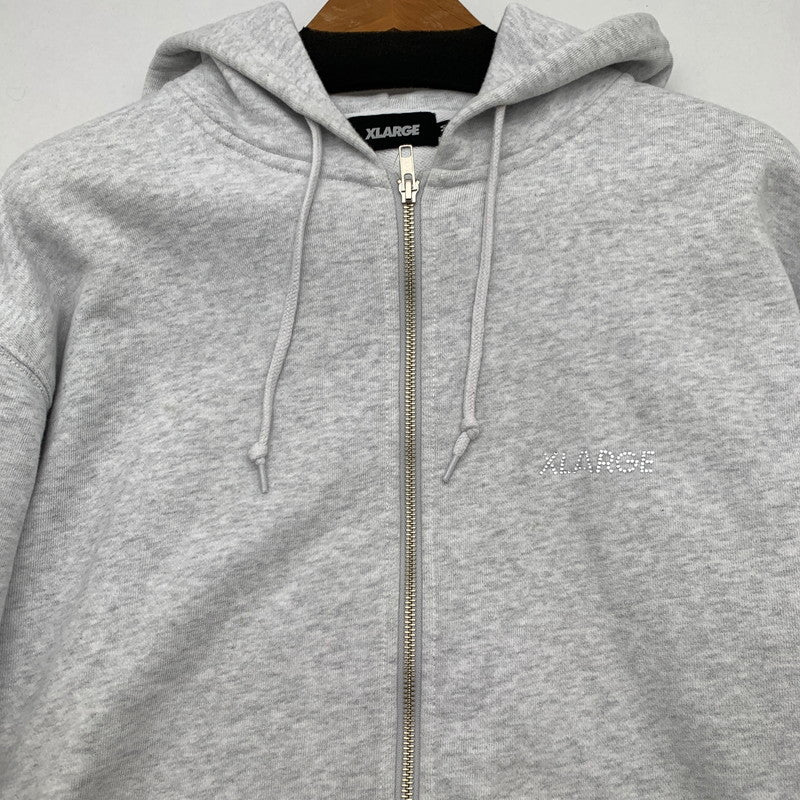 【中古品】【メンズ】 XLARGE RHINESTONE OG ZIP HOODED エクストララージ ジップ フーディー パーカー ブランド 古着 142-260628-gm-02-fuz サイズ：M カラー：ライトグレー 万代Net店