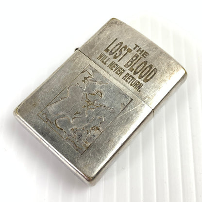 【中古品】【メンズ】 ZIPPO ジッポ オイルライター 喫煙具 ライター 98年製 LOST BLOOD ※使用感あり 206-261013-io-33-fuzh カラー：シルバー 万代Net店