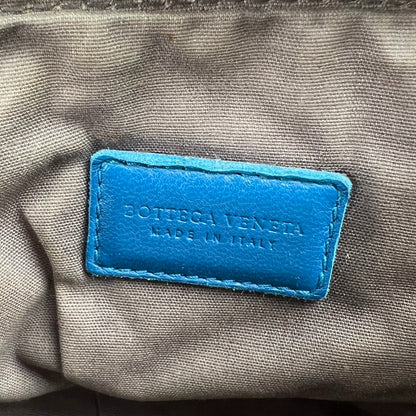 【中古品】【レディース】 BOTTEGA VENETA ボッテガ・ヴェネタ イントレチャート レザーポーチ ブルー ※角スレ・使用感有 180-260705-io-02-fuzh 万代Net店