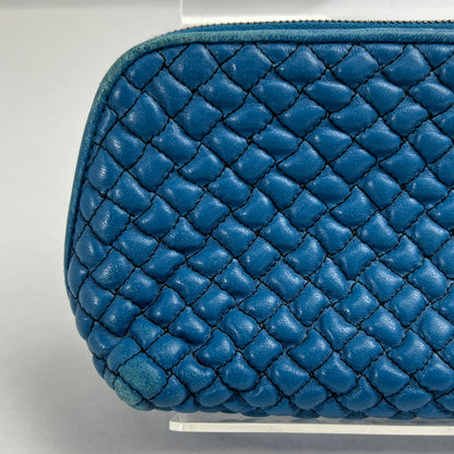 【中古品】【レディース】 BOTTEGA VENETA ボッテガ・ヴェネタ イントレチャート レザーポーチ ブルー ※角スレ・使用感有 180-260705-io-02-fuzh 万代Net店