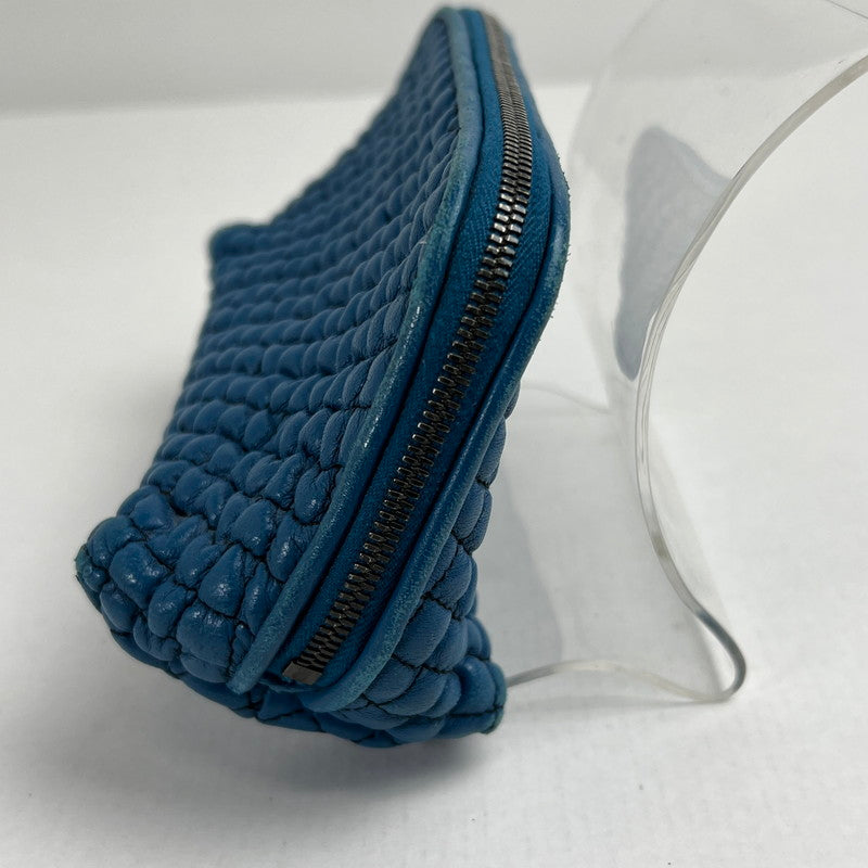 【中古品】【レディース】 BOTTEGA VENETA ボッテガ・ヴェネタ イントレチャート レザーポーチ ブルー ※角スレ・使用感有 180-260705-io-02-fuzh 万代Net店