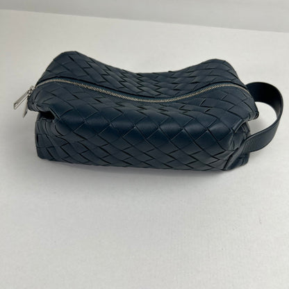 【中古品】【レディース】 BOTTEGA VENETA ボッテガ・ヴェネタ 709310 TOILETRY CASE ネイビー 保存袋付 カバン 保存袋に汚れあり 180-260705-io-07-fuzh 万代Net店