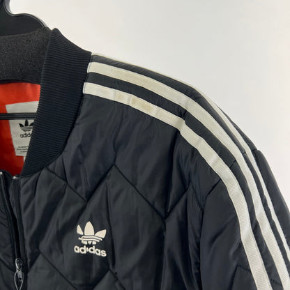 【中古品】【メンズ】 アディダス ADIDAS ORIGINALS DH5008 SST QUILTED JACKET キルティング ジャケット ダウン 148-260705-nm-02-fuzh サイズ：O カラー：ブラック 万代Net店